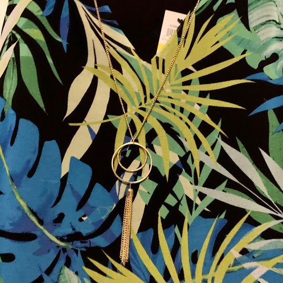 Asymmetrical, floral print top & tassel necklace S - Picture 6 of 9